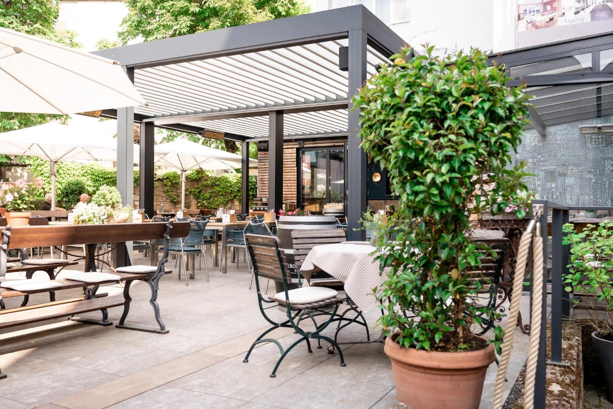 Hotel-Restaurant Schwanen Metzingen  Exterior photo